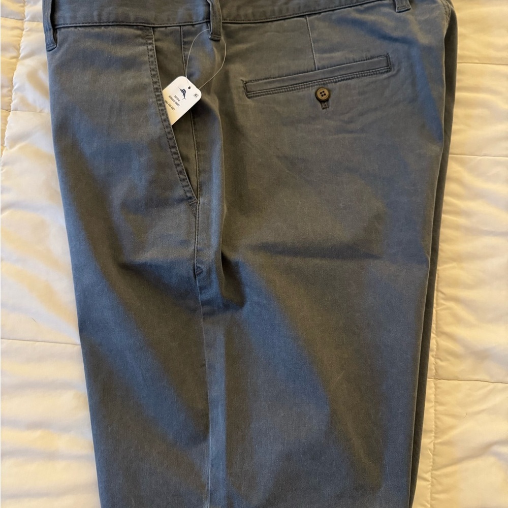 Men's Gray Tommy Bahama new with tags shorts size 38 flat front